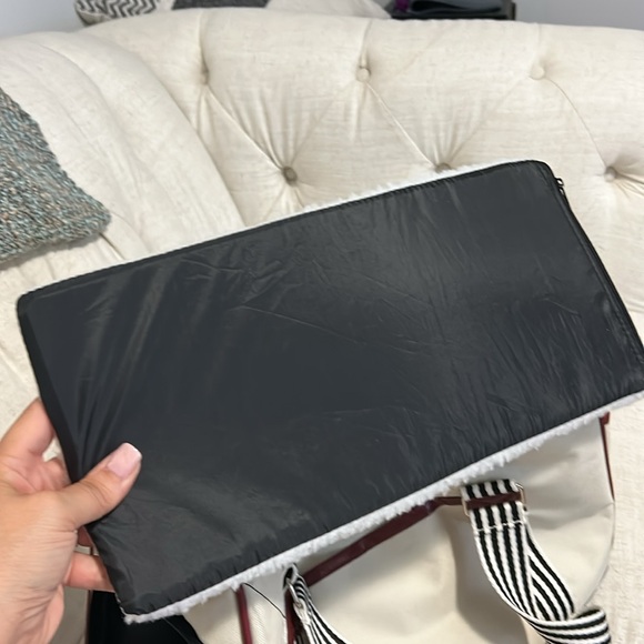 Adorable small pet carrier - Picture 7 of 10